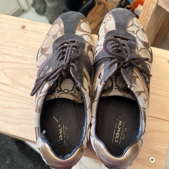 Coach runners lightly worn shoes in great condition - Picture 4 of 4